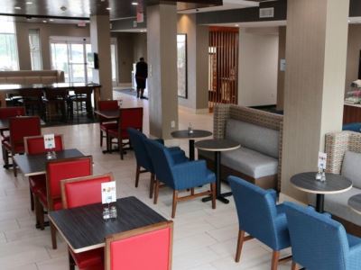 Holiday Inn Express & Suites Alabaster Exterior photo